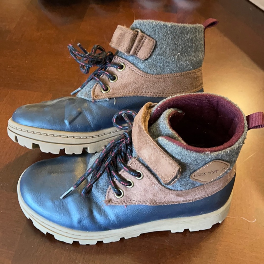 Carters Boys Size 13 boots
